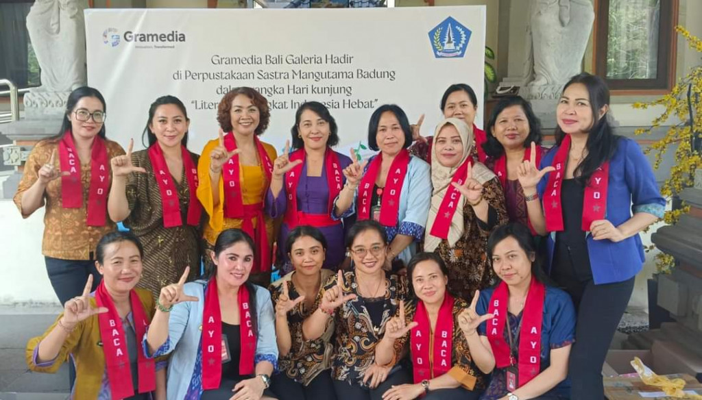 Pelaksanaan Pameran hari kedua dalam rangka Hari Kunjung Perpustakaan Tahun 2024.